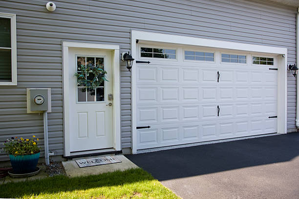 24/7 Emergency Garage Door Panel Replacement experts in Silver Spring, MD